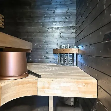 Ylaekerran Asunto Parvekkeella Ja Saunalla *