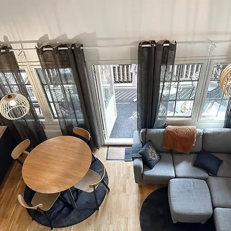 Ylaekerran Asunto Parvekkeella Ja Saunalla *